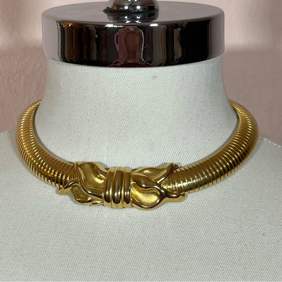 Vintage 80 90 Retro Heavy Matte Gold Thick Omega Chain Mobwife Choker Necklace - Picture 16 of 17